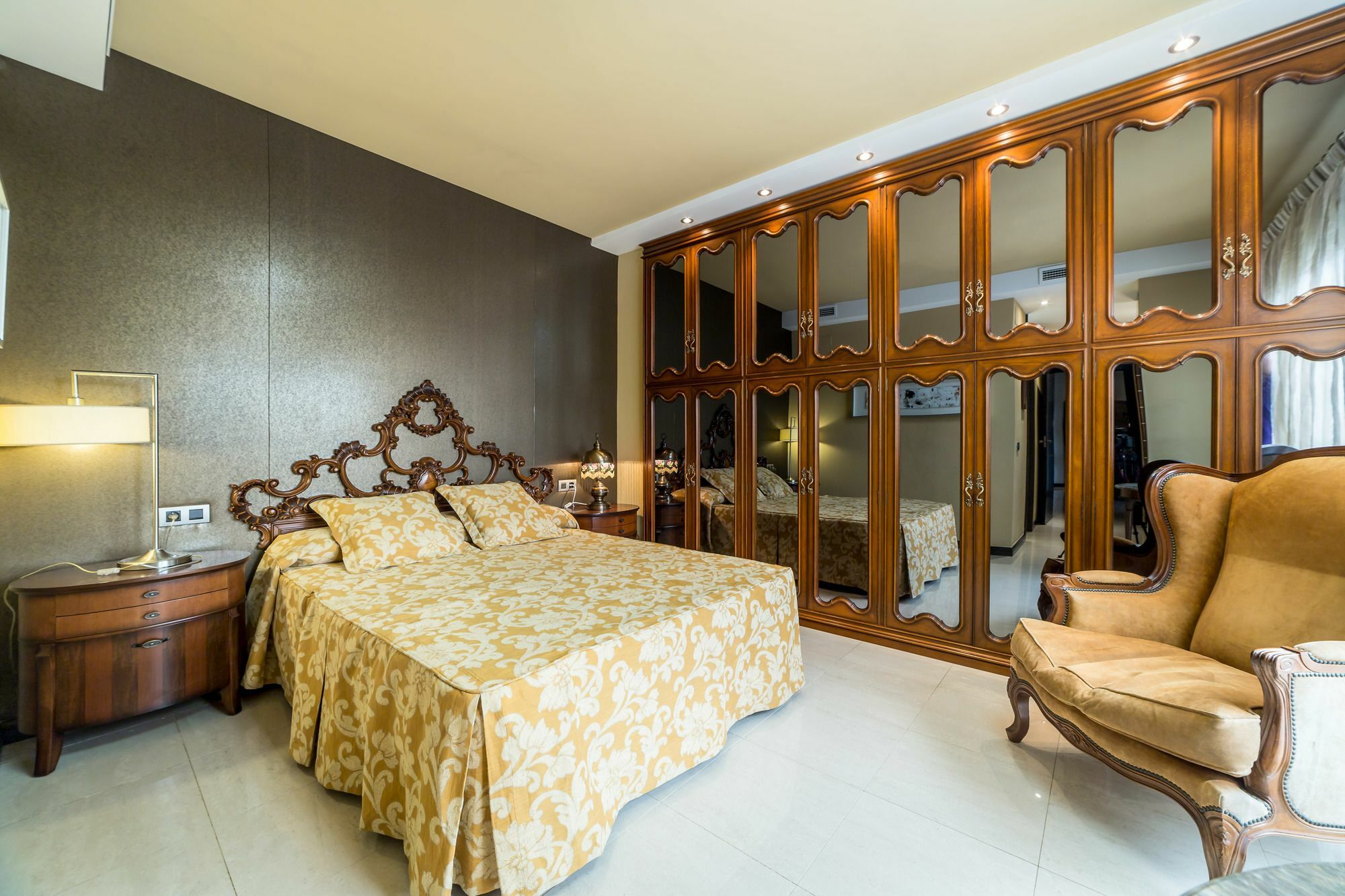 Travel Habitat Atico Ciutat Vella. Daire Valensiya Dış mekan fotoğraf